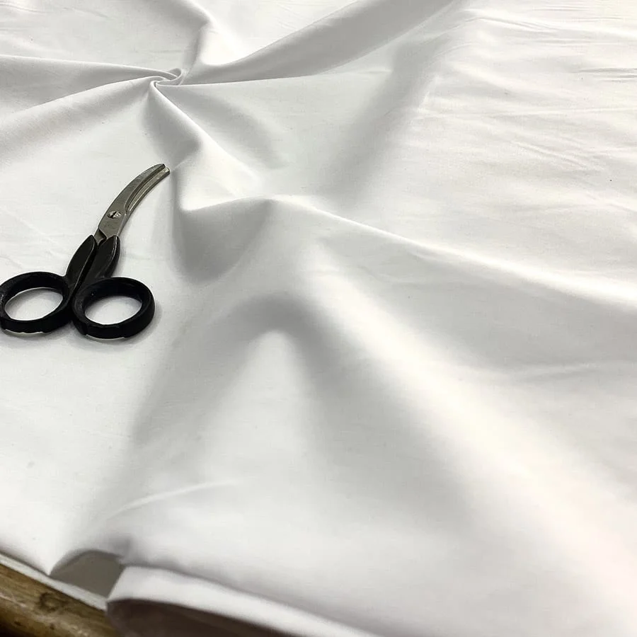 Beyaz Pamuk Poplin Kumaş 17 Beyaz Pamuk Poplin Kumaş 17