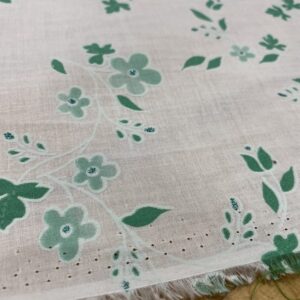 Beyaz Üzerine Mavi Çıtır Desenli Pamuk Vual Kumaş 110