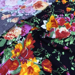 Canlı Çiçek Desenli Viskon Kumaş 324