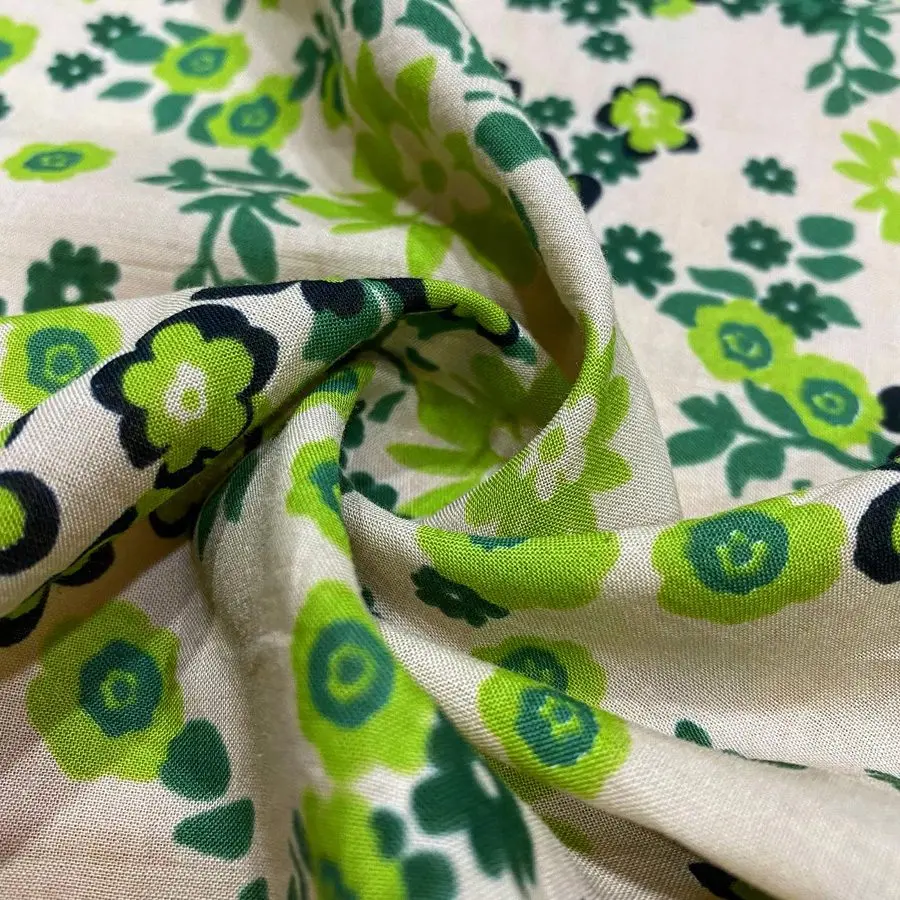 Fıstık Yeşili Çiçekli İpek Vual Kumaş 107
