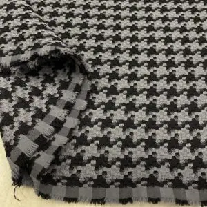 Gri Kazayağı Desenli Poliviskon Şanel Kumaş 144