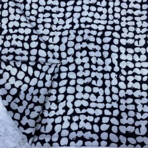 Siyah Üzerine Beyaz Puantiye Desenli İpek Viskon Kumaş 426