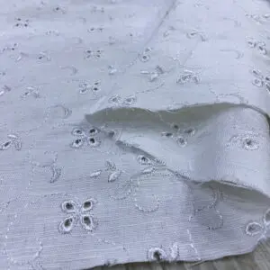 Beyaz İşlemeli Ham Keten Kumaş 63