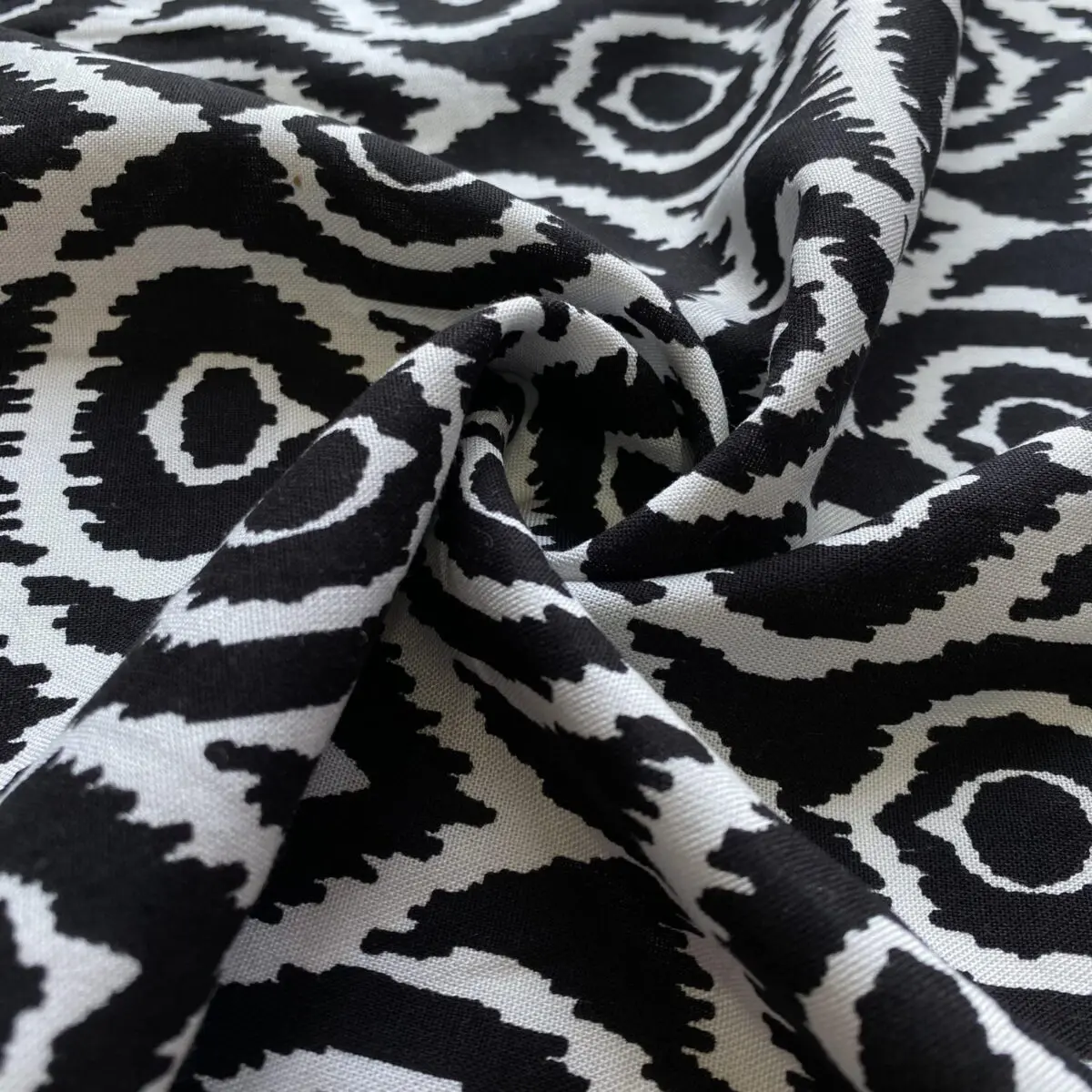 Etnik Desenli Pamuk Viskon Kumaş 588