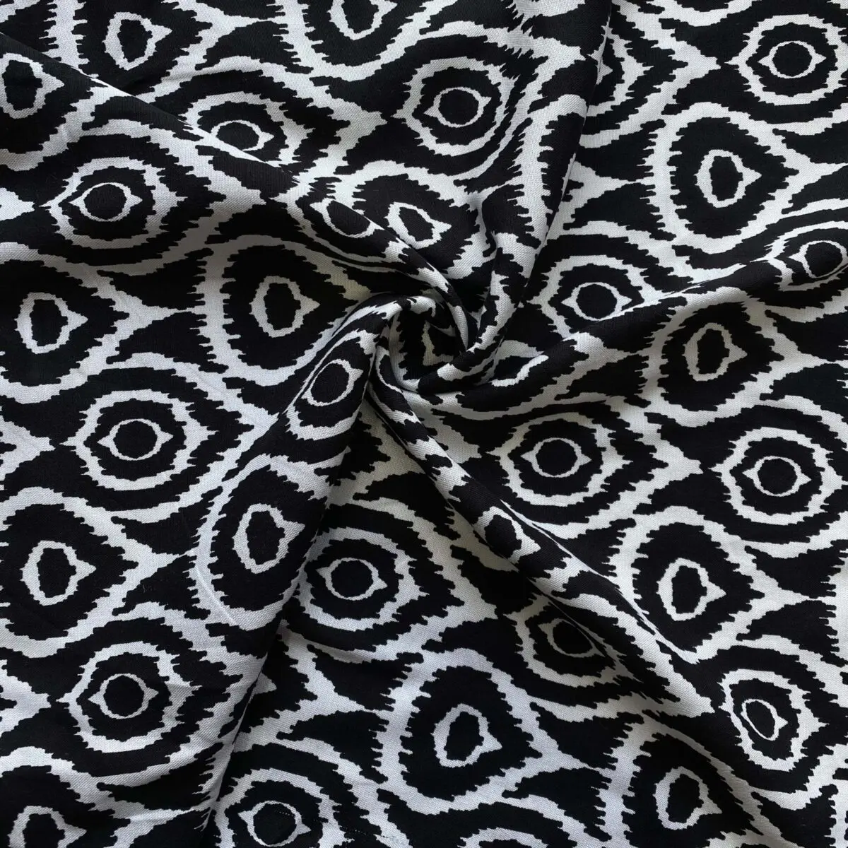 Etnik Desenli Pamuk Viskon Kumaş 588