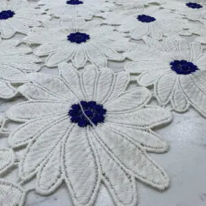 Mavi Papatya Desenli Dantel Kumaş 51