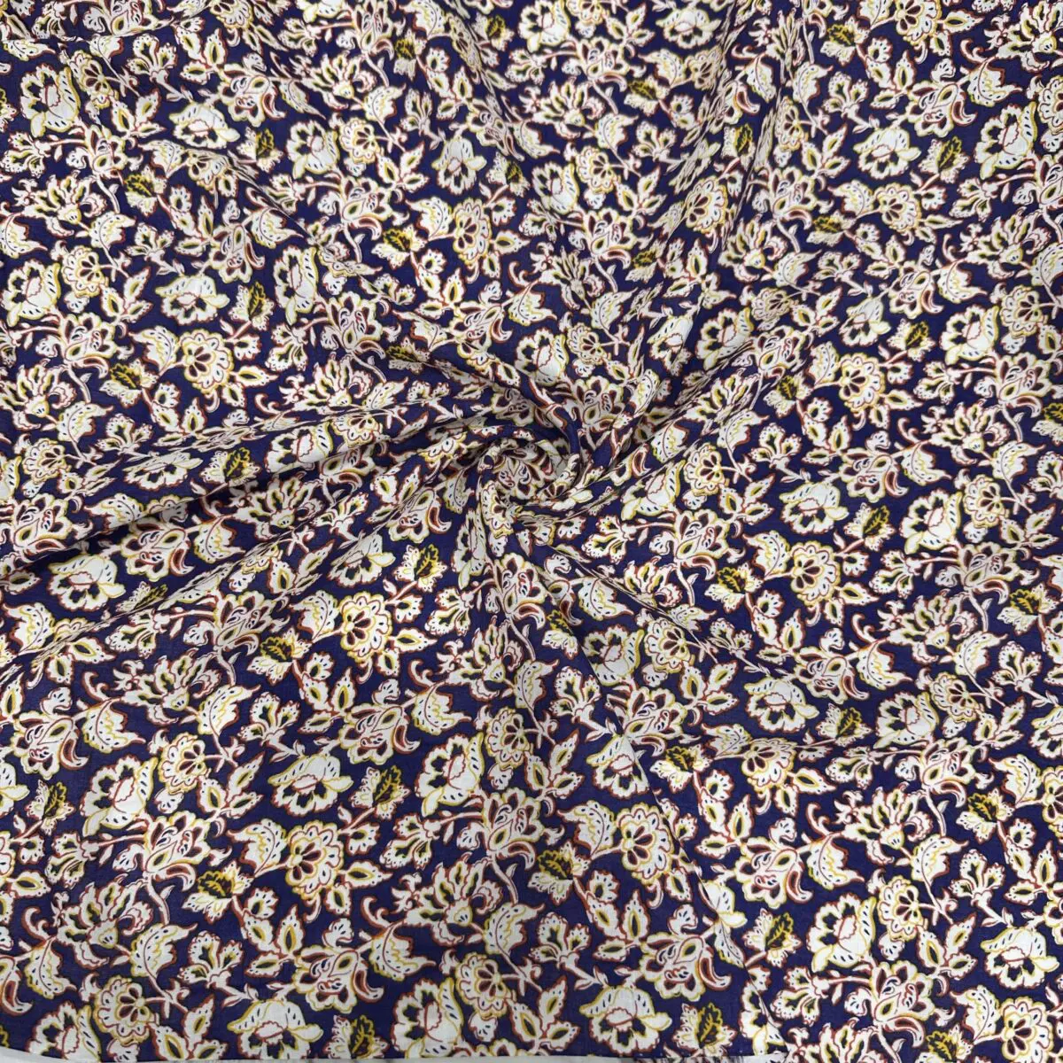 Çiçek Desenli İpek Vual Kumaş 141
