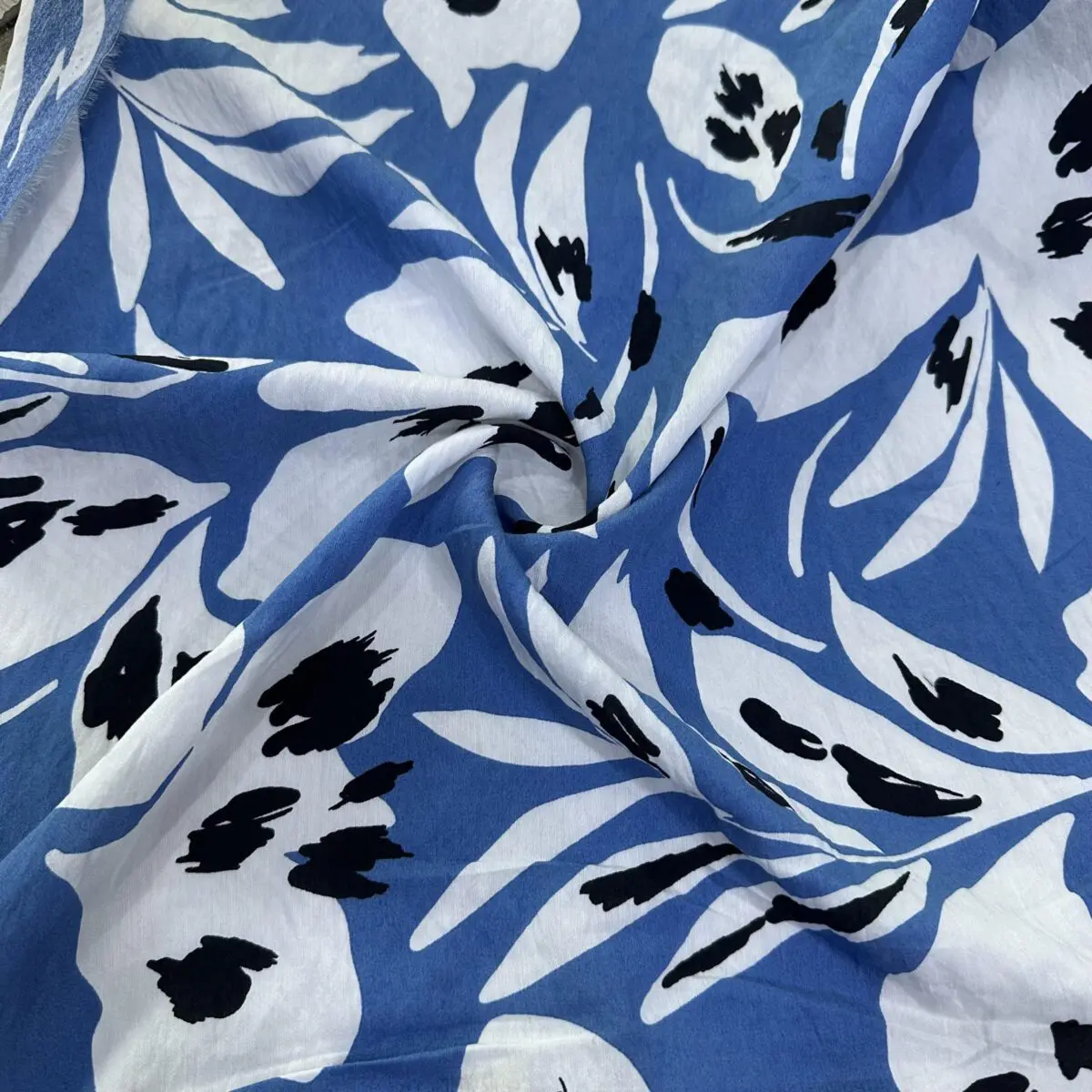 Desenli Ayrobin Kumaş 37