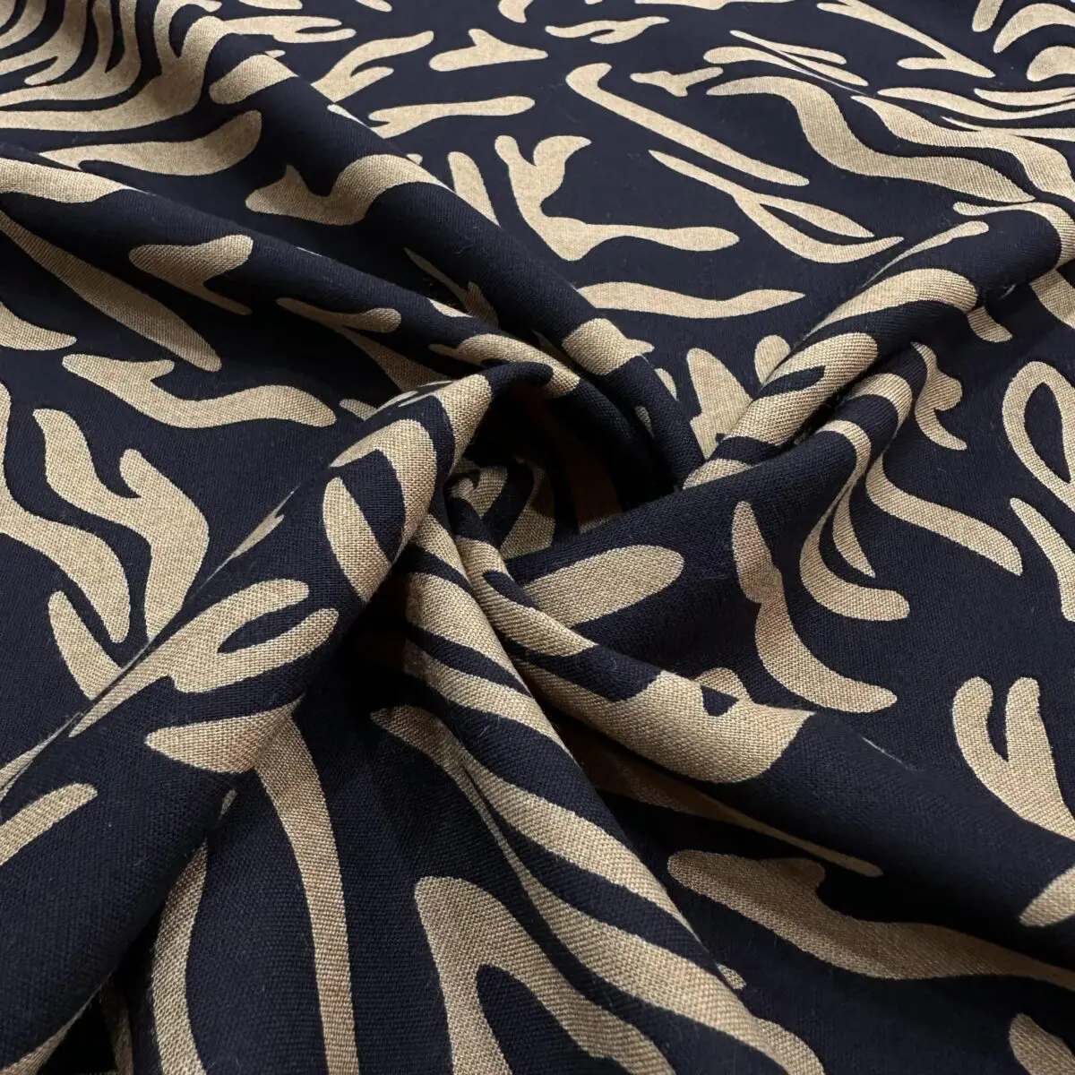 Desenli Viskon Kumaş 637