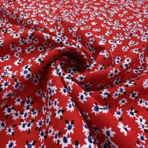 Kırmızı Tabanlı Çiçek Desenli Pamuk Viskon Kumaş