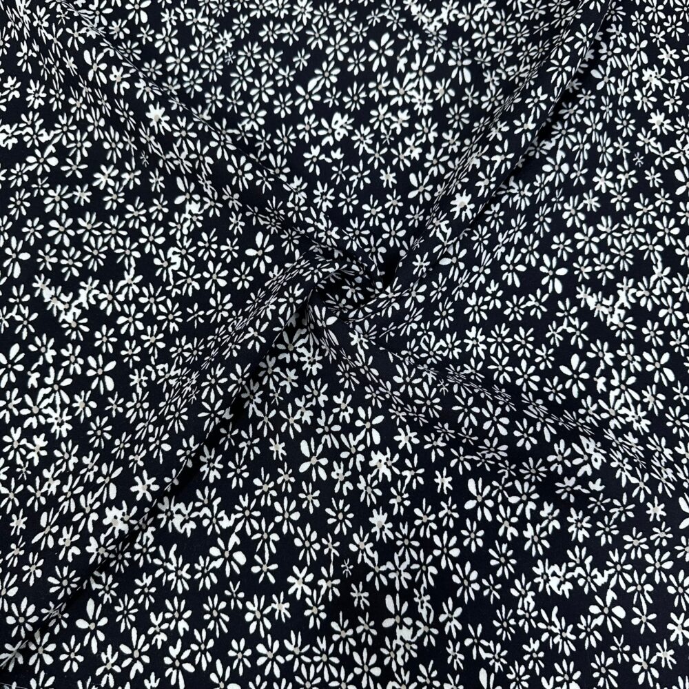 Siyah Çiçekli Viskon Kumaş Siyah Çiçekli Viskon Kumaş