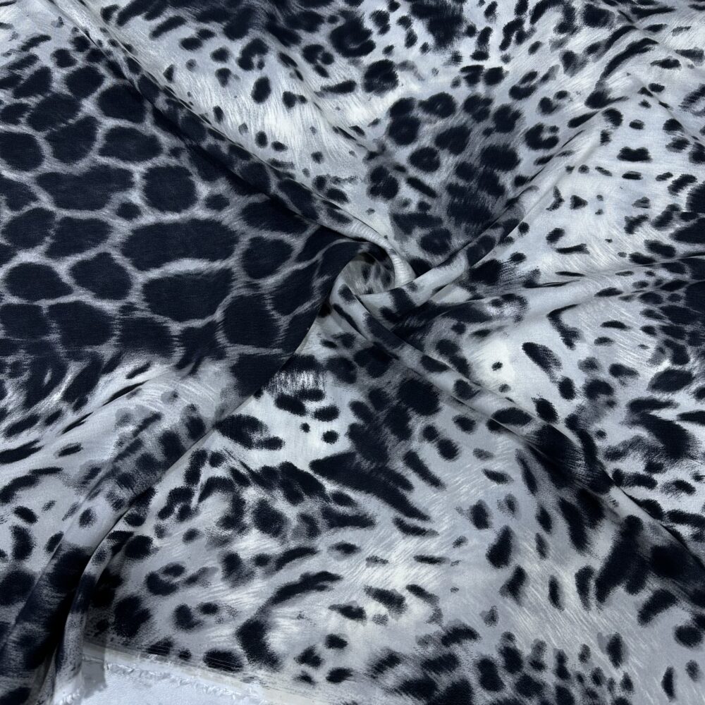 Siyah Leopar Desenli Vual Kumaş Siyah Leopar Desenli Vual Kumaş