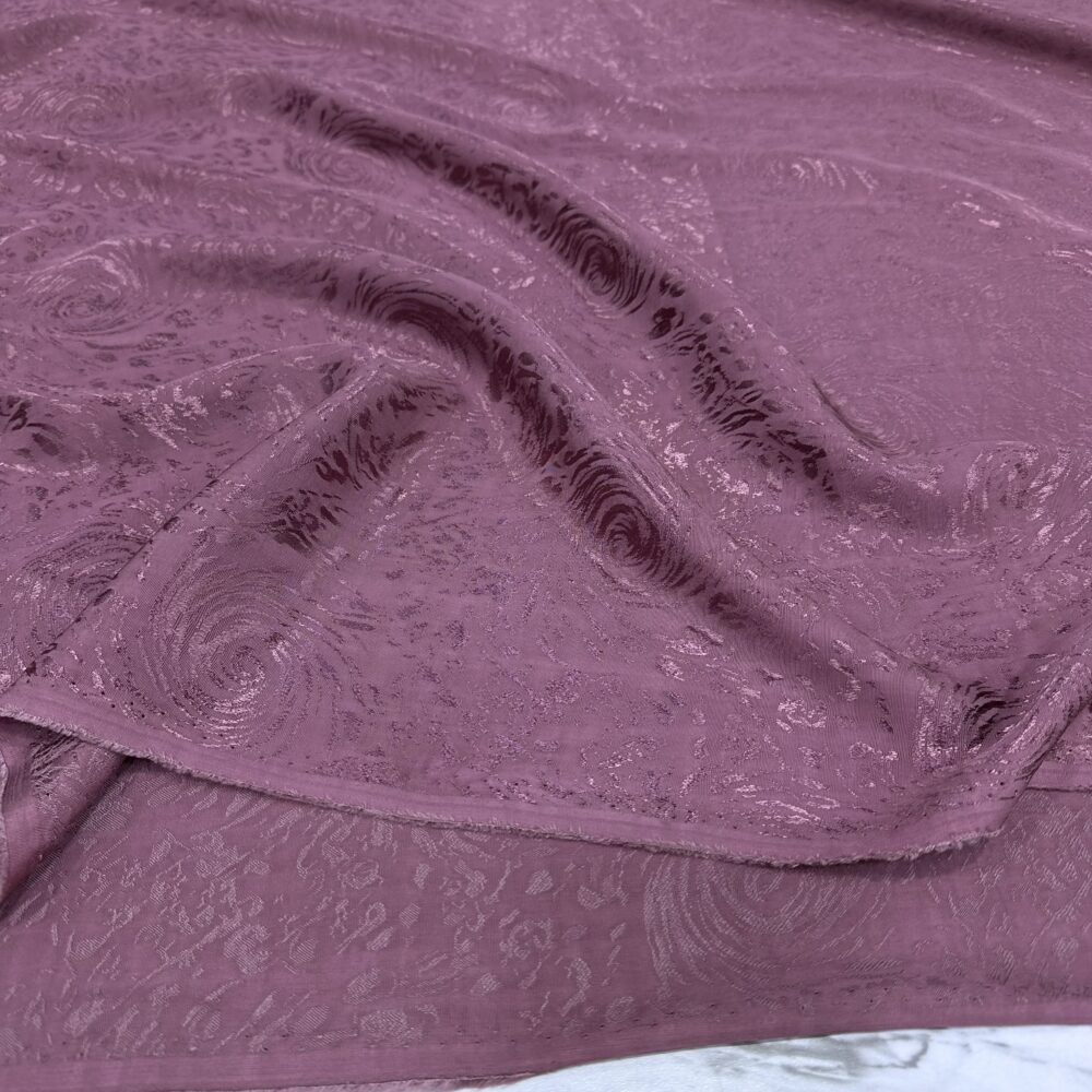 Gül Kurusu Desenli Jakar Kumaş