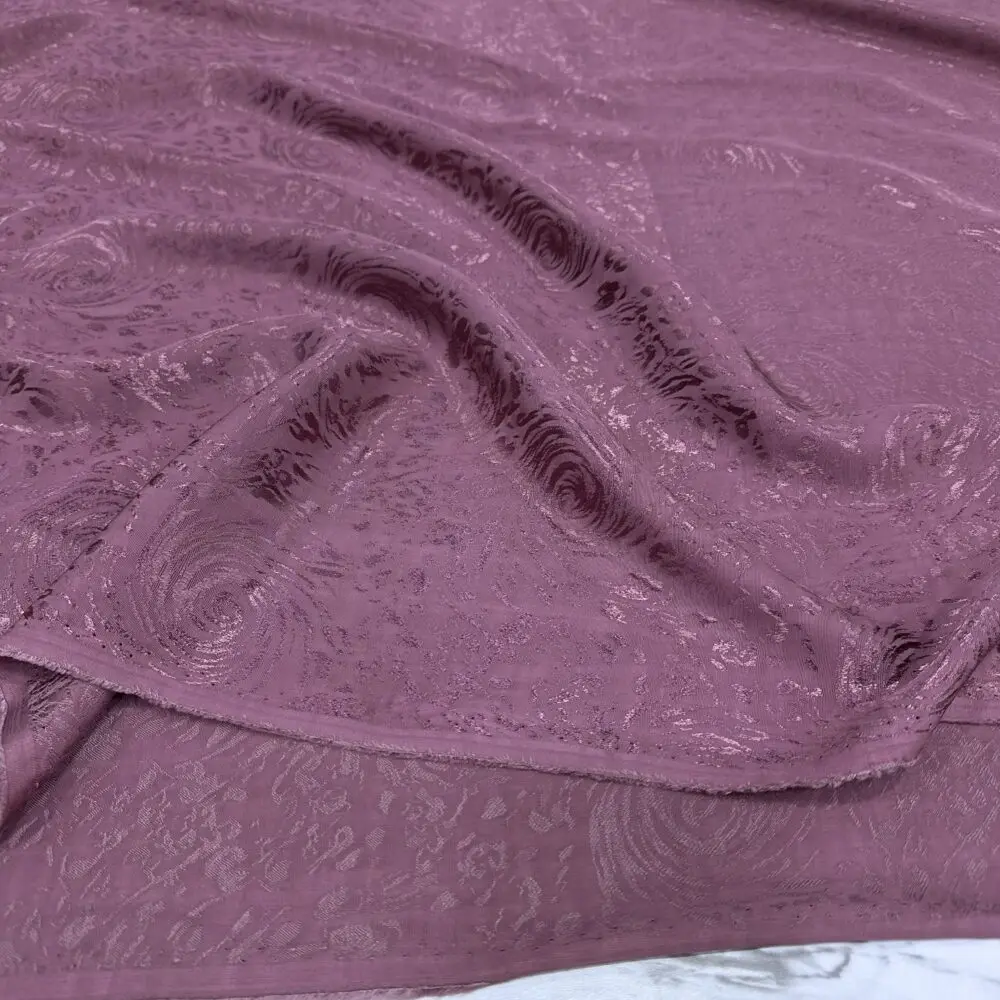 Gül Kurusu Desenli Jakar Kumaş