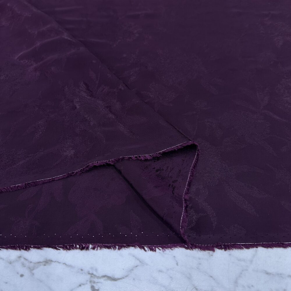 Patlıcan Moru Desenli Jakar Kumaş