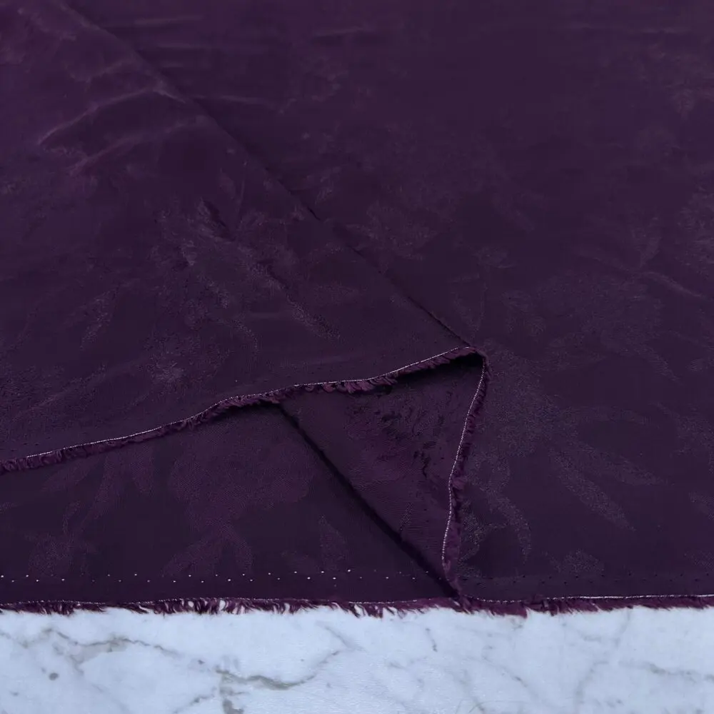 Patlıcan Moru Desenli Jakar Kumaş